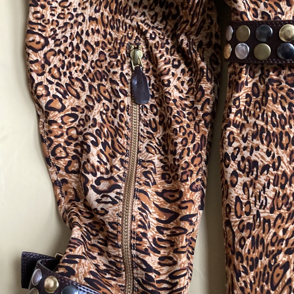 Baby phat stretch, animal, print, tall, boot with buckle and zipper 5 inch heel - Picture 8 of 10